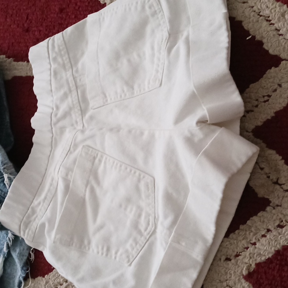 Shorts - Picture 4 of 6